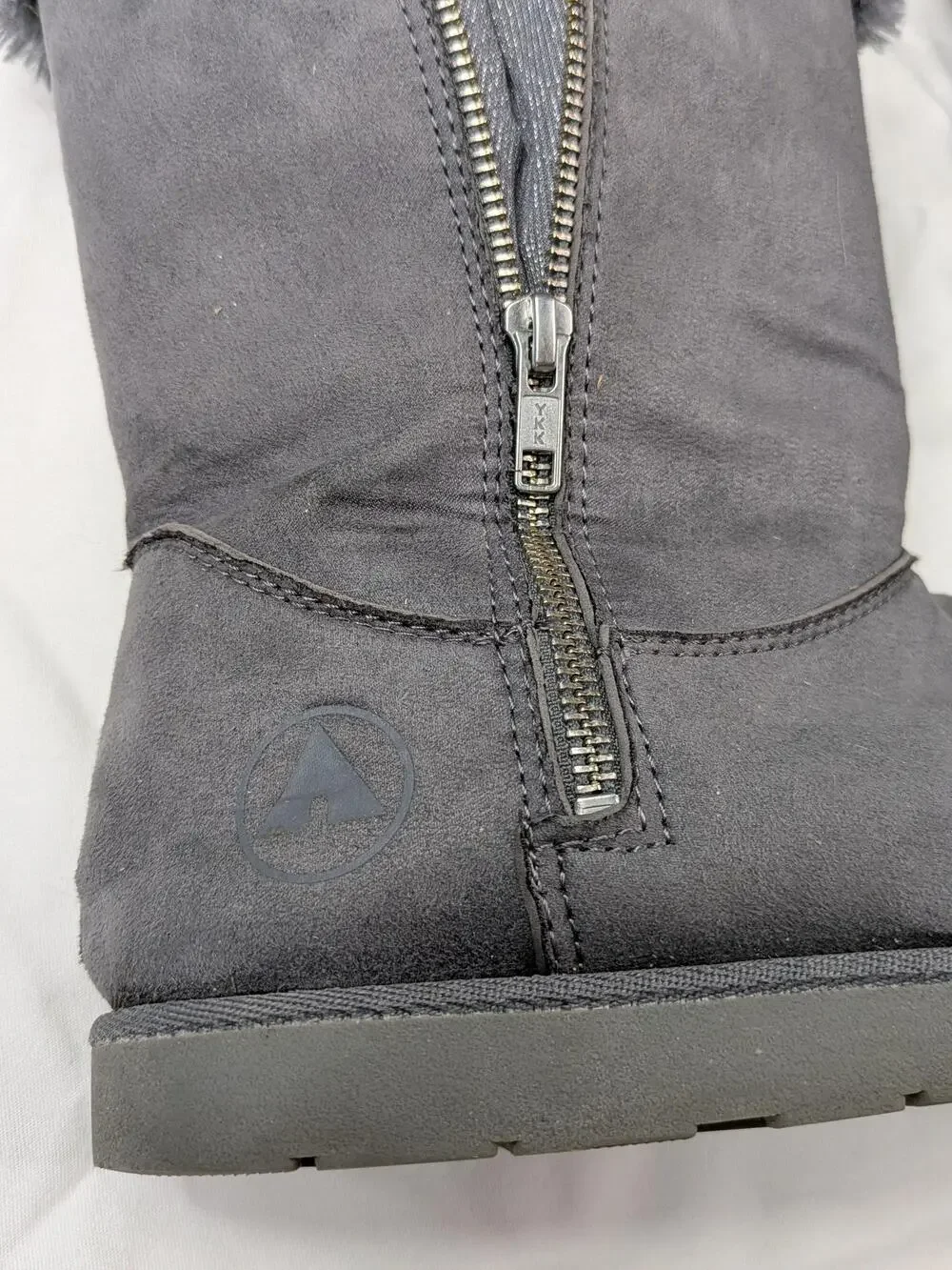 Airwalk Boots Womens Size 9 Gray Faux Suede Fur Lined Side Zip Winter Mid Calf